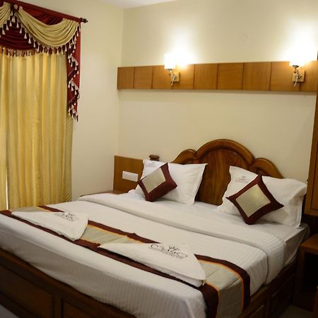 Hotel Vasantham Palace Утакаманд Экстерьер фото